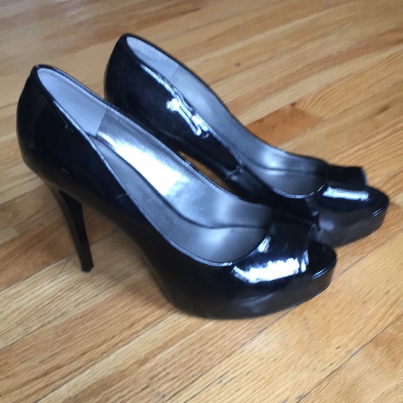 GUESS Paten leather peep toe stilettos - Picture 1 of 5